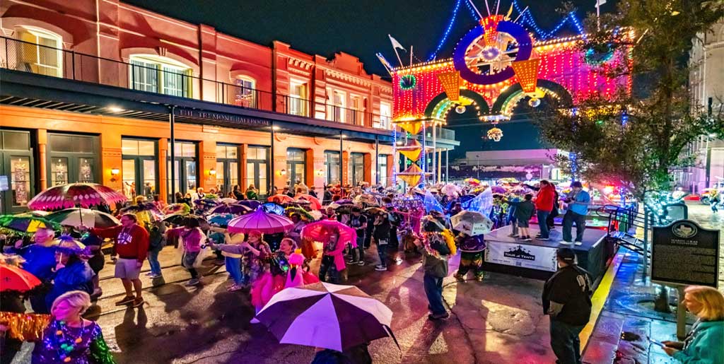 Things to do in Galveston TX, Downtown nights